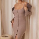 House of CB beżowa kaszmirowa sukienka midi elegancka moda
