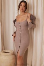 House of CB beżowa kaszmirowa sukienka midi elegancka moda