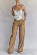 House of CB Cameron Caramel luźne dopasowane spodnie trendy stylowe odzież - Image 2