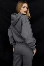 House of CB Ciemnoszara Oversize Bluza z Kapturem Halo Trendy Streetwear - Image 6