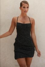 House of CB Czarna mini sukienka Rheanna z drapowaniem boucle - Image 12