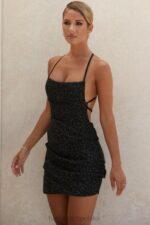 House of CB Czarna mini sukienka Rheanna z drapowaniem boucle - Image 14