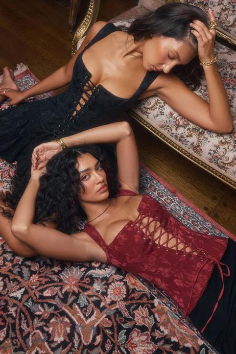 House of CB Czarna plisowana mini sukienka elegancka na każdą okazję - Image 4