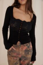 House of CB Czarny koronkowy top Candice elegancki styl - Image 2
