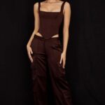 House of CB Czekoladowe Satynowe Spodnie Cargo Fashionowy Styl