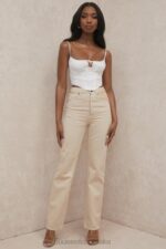 House of CB Ecru Vintage Jeansy Yara Wysoki Stan Modne i Stylowe - Image 3