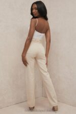 House of CB Ecru Vintage Jeansy Yara Wysoki Stan Modne i Stylowe - Image 6