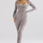 House of CB Kombinezon z Grubej Szenili Isis Mink Elegancki Stylowy i Modny
