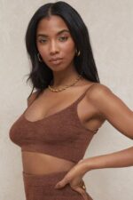 House of CB Lorna Czekoladowy Puszysty Dzianinowy Top Modny Styl - Image 23