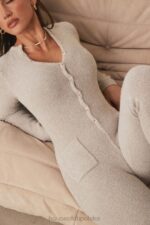 House of CB Loungewear Tiggy Opalowy Kombinezon na Co Dzień - Image 3