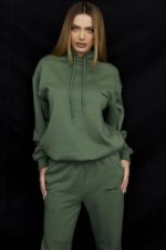 House of CB Oversize bluza z kapturem Halo w kolorze mchu - Image 2