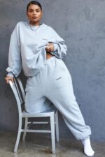 House of CB Szare Spodnie do Joggingu Polarowe Komfort i Styl - Image 13