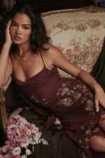 House of CB Wina Eloisa Midi Sukienka z Haftem Elegancja - Image 2