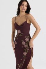 House of CB Wina Eloisa Midi Sukienka z Haftem Elegancja - Image 11