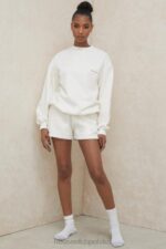 Tommy Biała Oversize Bluza z Okrągłym Dekoltem Modna Odzież - Image 11