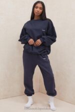 Tommy Granatowa Oversize Bluza z Okrągłym Dekoltem Modny Styl - Image 6