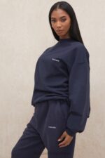 Tommy Granatowa Oversize Bluza z Okrągłym Dekoltem Modny Styl - Image 9