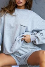 Tommy Szara Oversize Bluza z Okrągłym Dekoltem Modna Odzież - Image 12