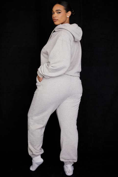 House of CB jasnoszare spodnie joggingowe polarowe komfort i styl